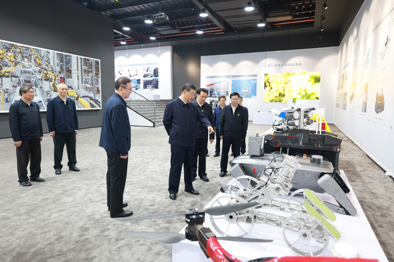 習(xí)近平在重慶考察時強(qiáng)調(diào)
進(jìn)一步全面深化改革開放
不斷譜寫中國式現(xiàn)代化重慶篇章
蔡奇陪同考察「相關(guān)圖片」